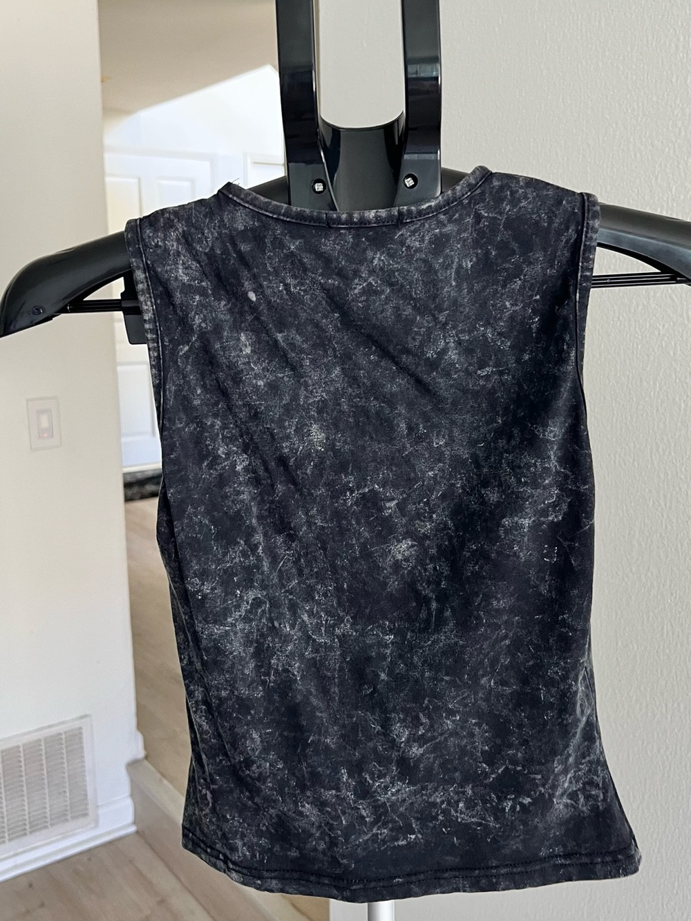 PLT Sleeveless Washed Black Muscle Tank Top. Size 6 - Picture 4 of 6